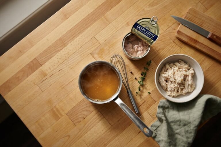 Healthy Homemade Cat Gravy Toppers for Picky Eaters (Easy, Budget-Friendly & Vet-Aware Ideas)