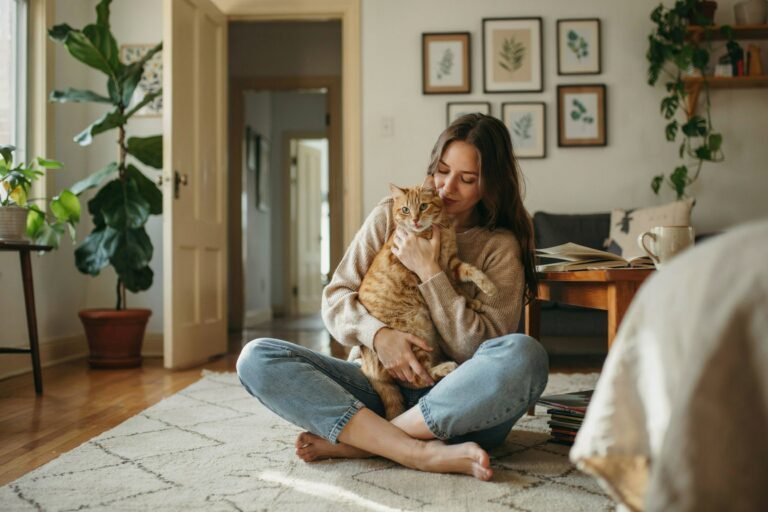 12 Secrets to Raising a Friendly and Loving Cat